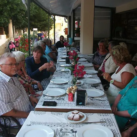 ホテル Delphin シダ