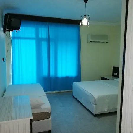 Delphin 3* Side